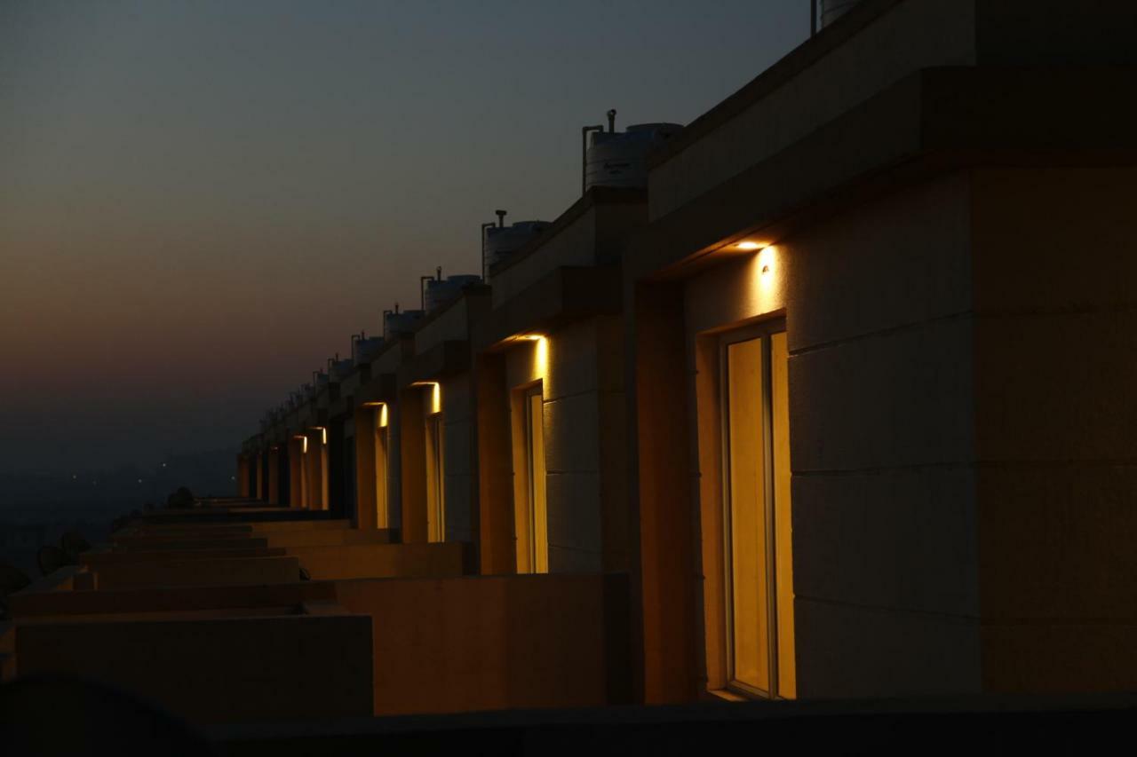Anandam Clarks Inn Suites Vrindāvan Dış mekan fotoğraf